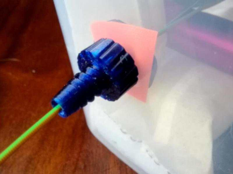 Grommet for filament drying box