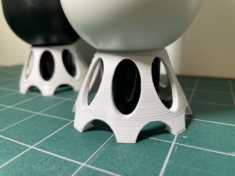 Shampoo bottle holder