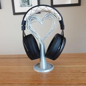 Hearts headphones stand