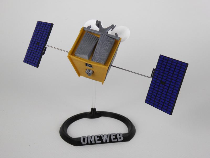 OneWeb Gen1 satellite 1:25 model