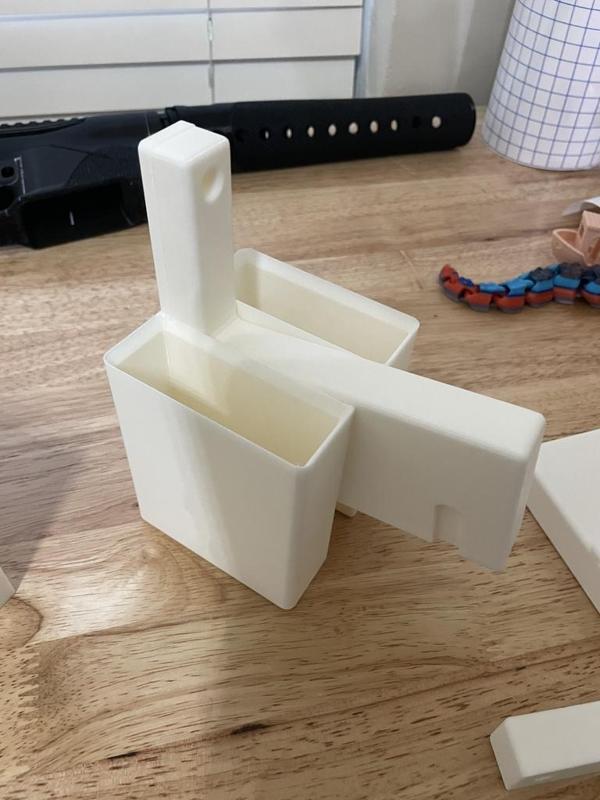 AR-15 Wall Mount with Mag Storage