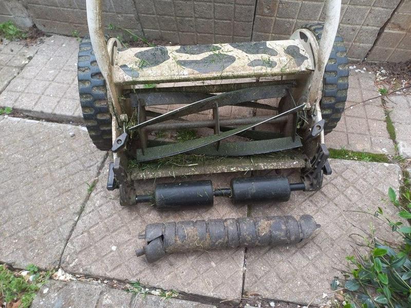 Push Lawn Mower Roller Replacement (SKIL 0721 AA)