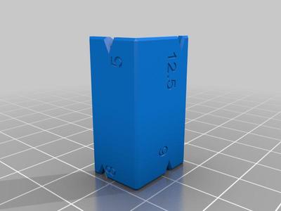 Particle board edge marking tool