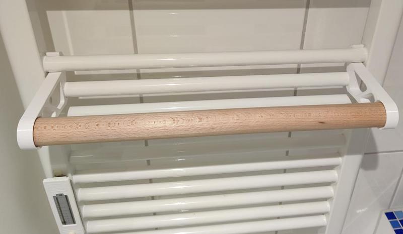 Towel holder for bathroom radiator