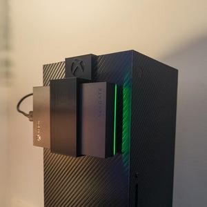 Xbox Series X mount for Seagate 4TB HDD