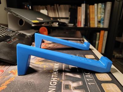 laptop stander