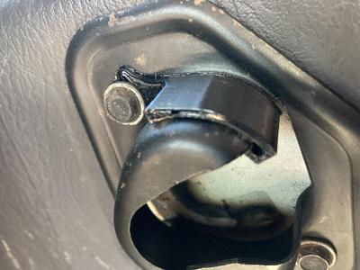 Cherokee XJ Seat latch de-squeaker
