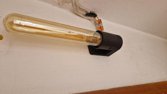 Minimalistic e27 sconce lamp