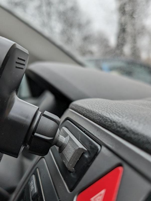 Tiguan Phone Holder for cardslot