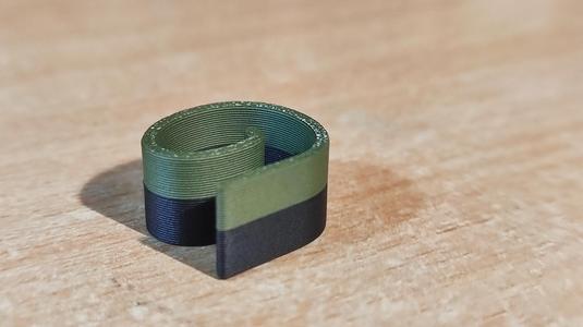 Plant clip / wall mount