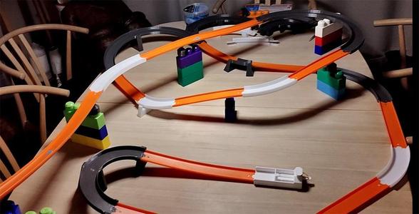 Hot Wheels turns with optional ramps