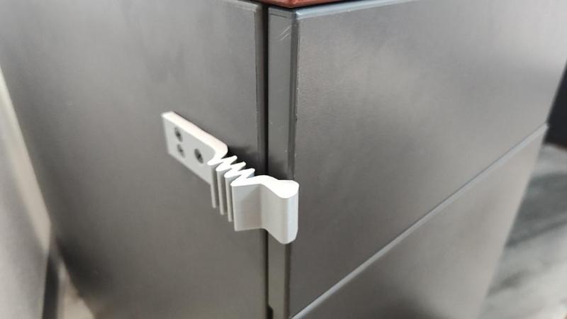 Drawer catch
