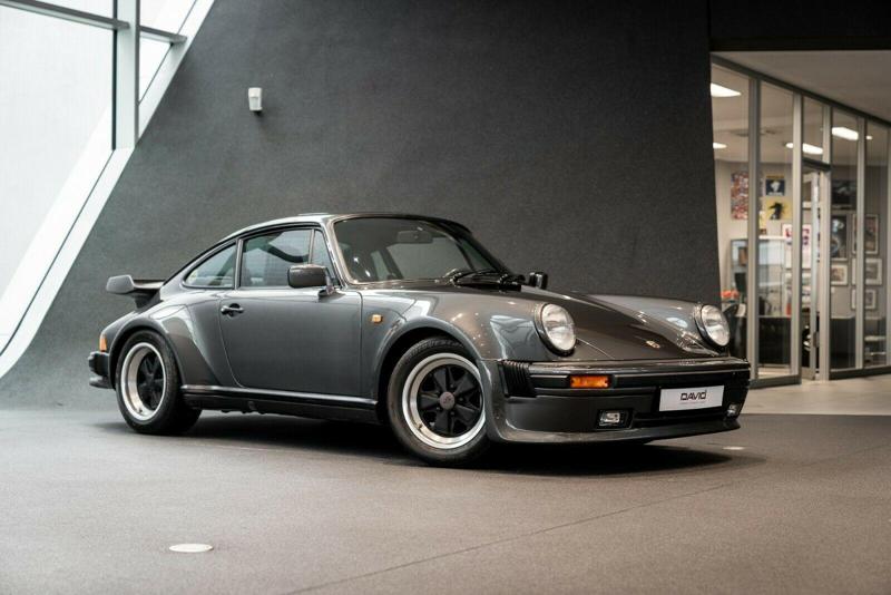 Porsche 911 930 turbo 1988 - Simplified Sculpture