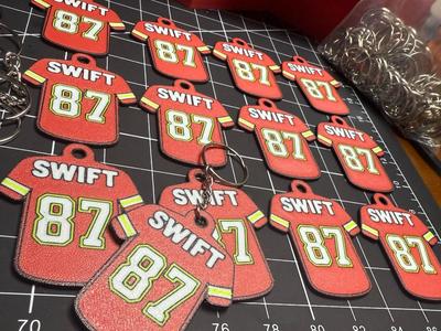 SWIFT 87 Keychain 