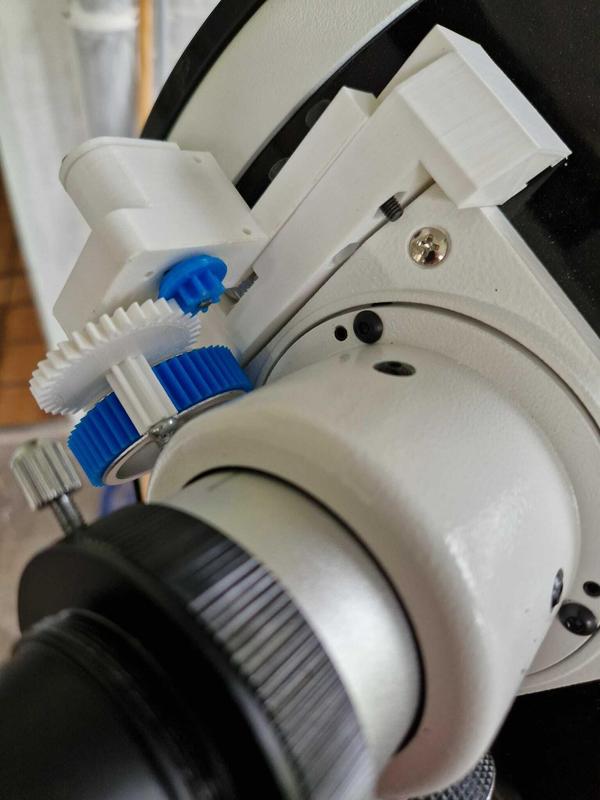 Focusing SW 200 x 1000 Crayford telescope