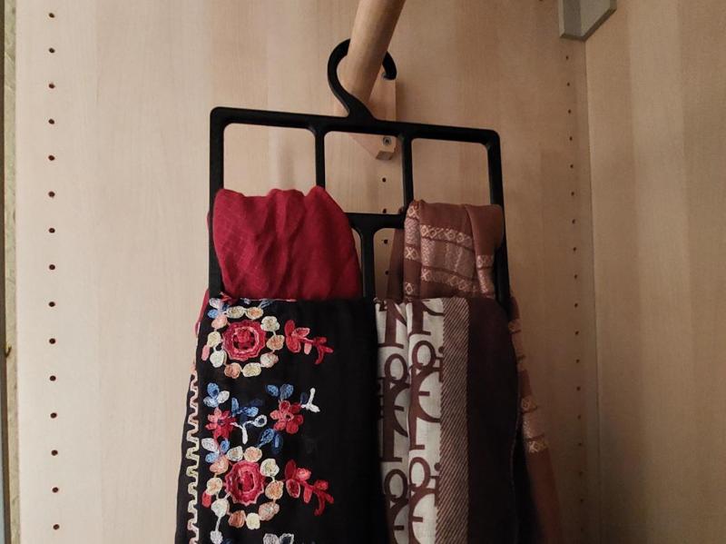 Scarf Hanger