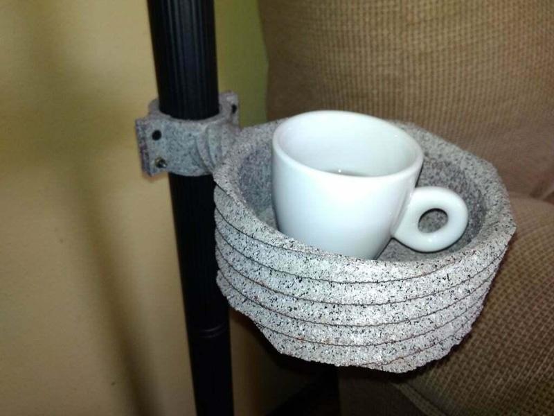 Floor lamp drink holder / Sujeta Suvasos para lámpara de pie