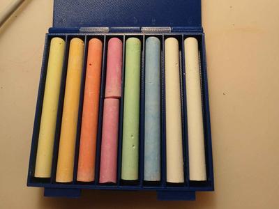 Chalkbox for 8x 1x8cm chalk | Print in Place