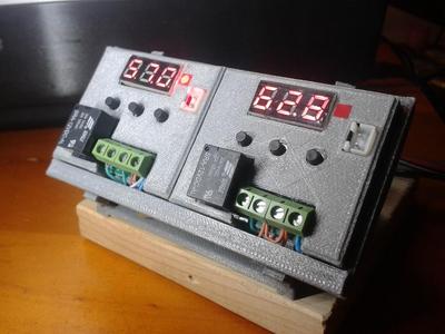 W1209 Temperature switch double housing with stand, for 2 boards. 