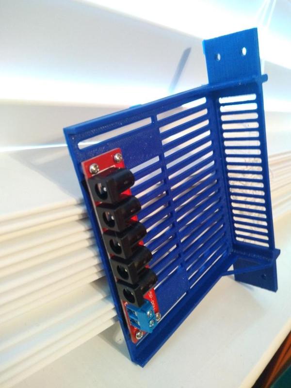 6 inch rack 5 port PDU