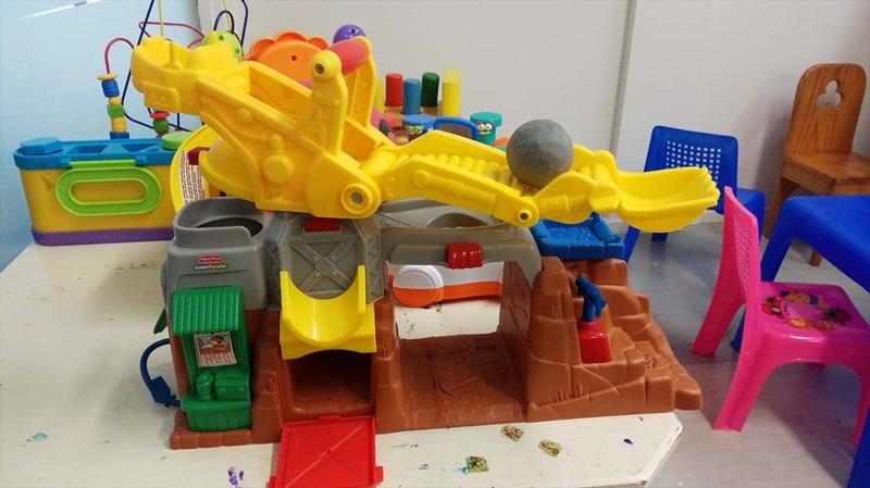 Fisher-Price Little People Construction Rocks/balls