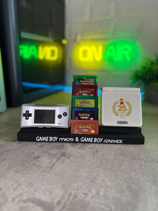 GAMEBOY ADVANCE SP & MICRO WITH 5X GAME CARTRIDGES STAND