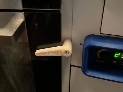 Oven door block