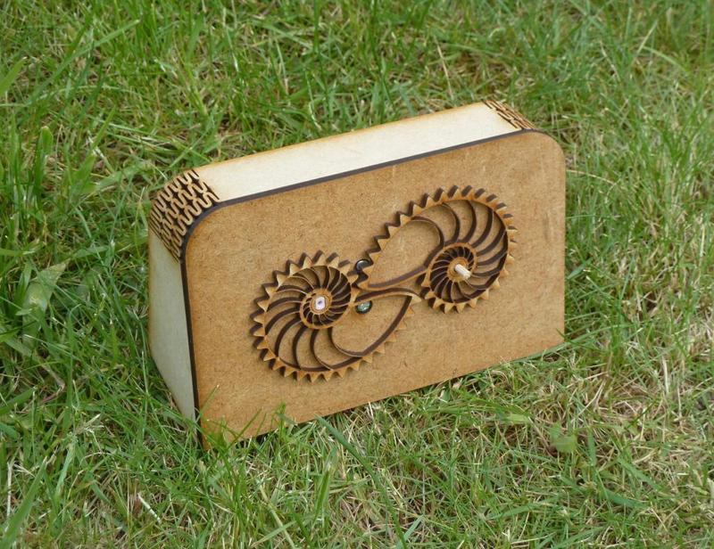 Nautilus Gear motorised display