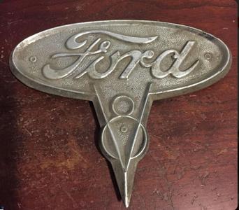 vintage_ford_v8_badge