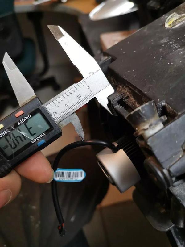 Mazda 6 headlight cover to LED H1