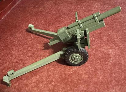 M101 105mm towed Howitzer approximately 1/47 scale.