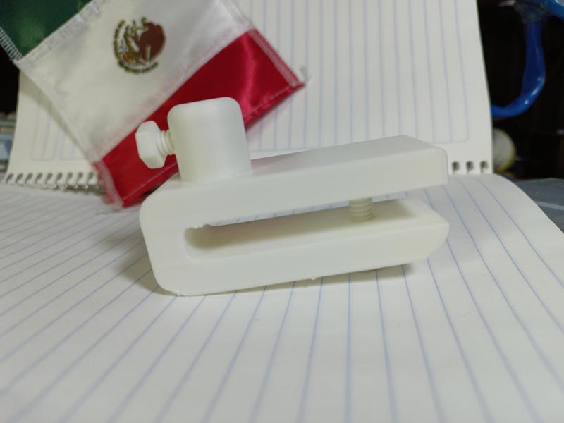 Flag holder for caps