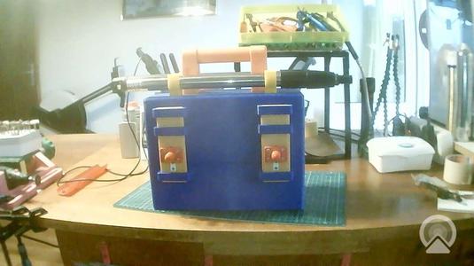 Fully modifiable cleaning brush storage box with functional closure