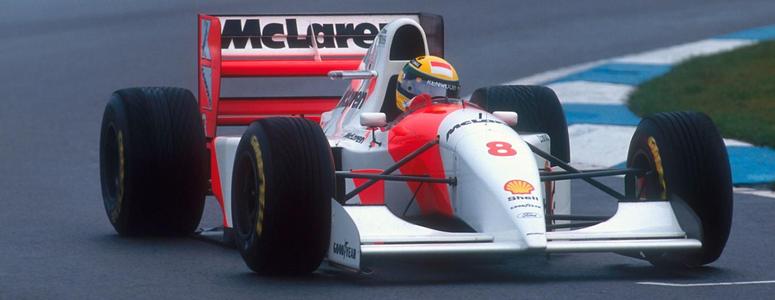 F1 McLaren Mp4-8 Model Kit ( with driver )