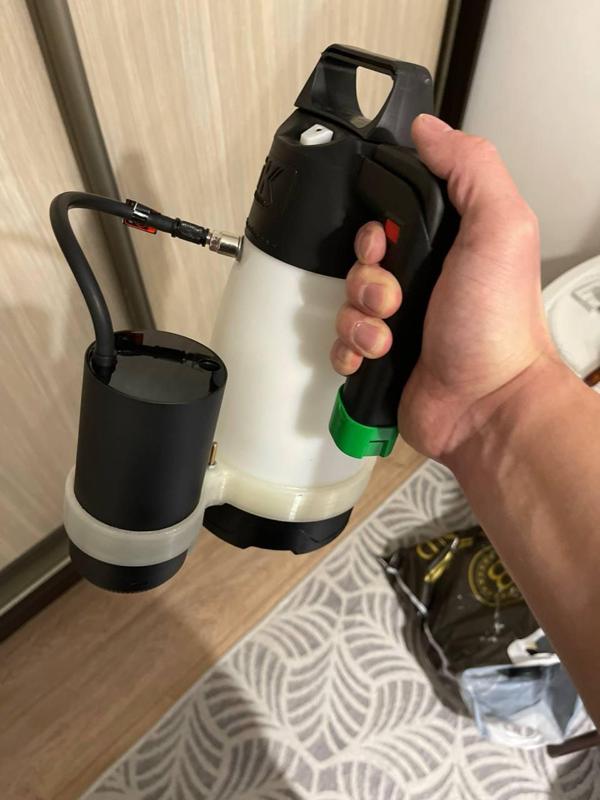 Bracket for mounting "Xiaomi Mojietu" Air pump to a foam generator "IK Foam Pro 2"