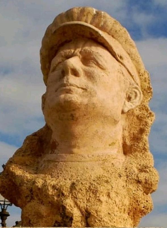 statue or bust of paco alba