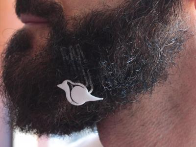 Robin for beard - lateral wearing