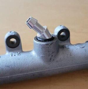 OEM 21521151697 BMW E30, E28, E34, E24, E38, E31 CLUTCH MASTER CYLINDER CONNECTOR