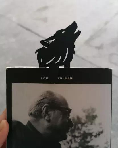 WOLF BOOKMARK