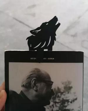 WOLF BOOKMARK