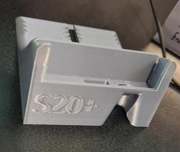Samsung S20+ with Spigan case - stand