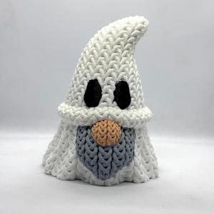 Knitted Ghost Gnome