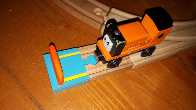 Nárazník pro dřevěnou vláčkodráhu - Bumper for wooden railway