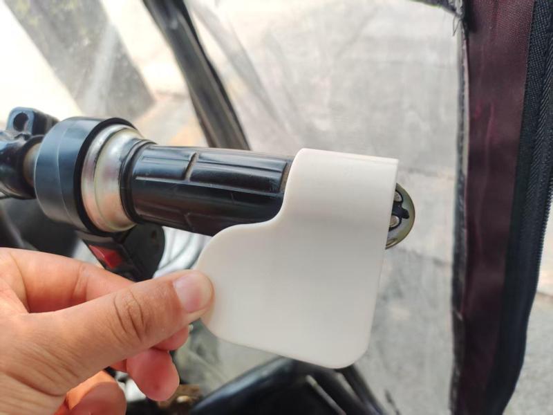 Electric Vehicle Effort-Saving Handle