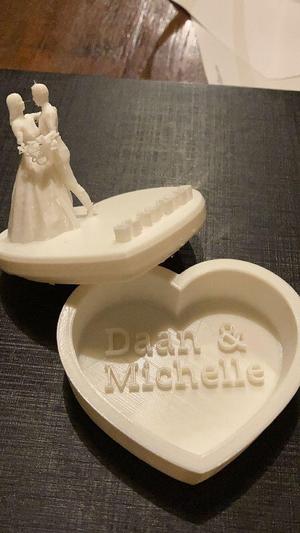 Wedding box & couple