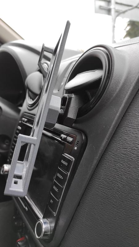 Dacia Sandero 2018 air vents phone holder