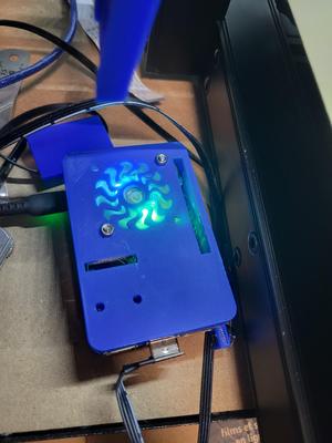 Raspberry Pi 4 Case with Extrusion Mount and FFC Clamp