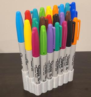 Small footprint Sharpie stand