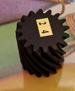 Gift box in the shape of a helical gear (print in vase mode)