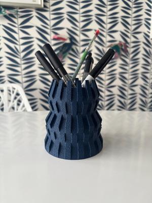 Strata- A Pen Holder